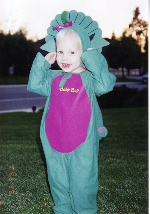 1995_10_26_Steph.jpg - Stephanie in her Halloween costume - October 26, 1995