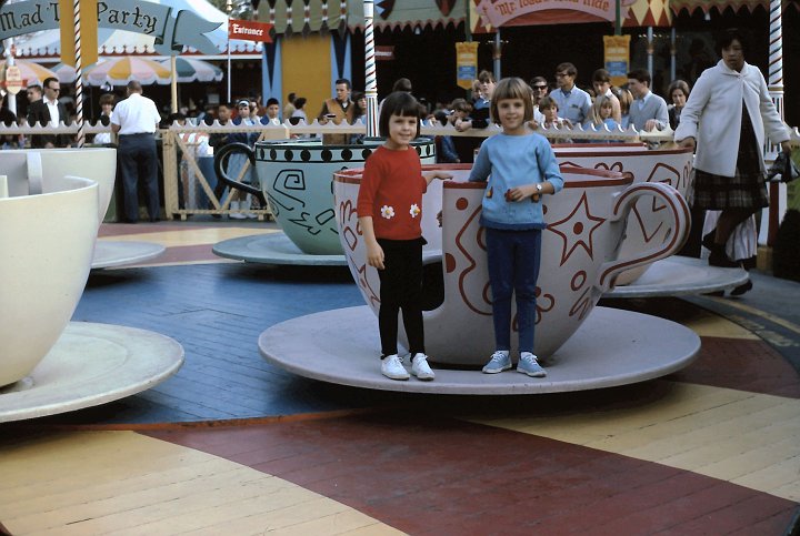 1966_12c.jpg - Disneyland 1966