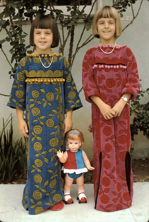 1966_12l.jpg - Christmas 1966 - dresses made by Grandma "Dot"