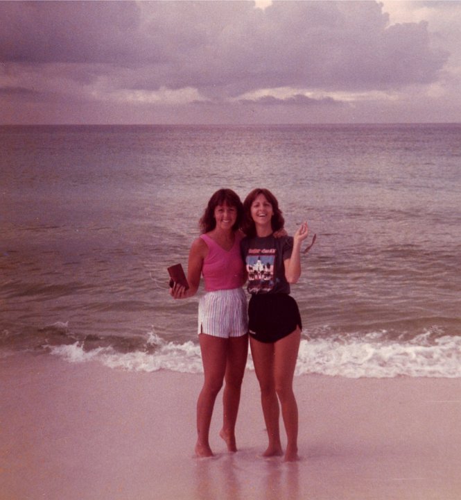 1982b.jpg - About June 1982 - Janet visited Jenny in New Orleans